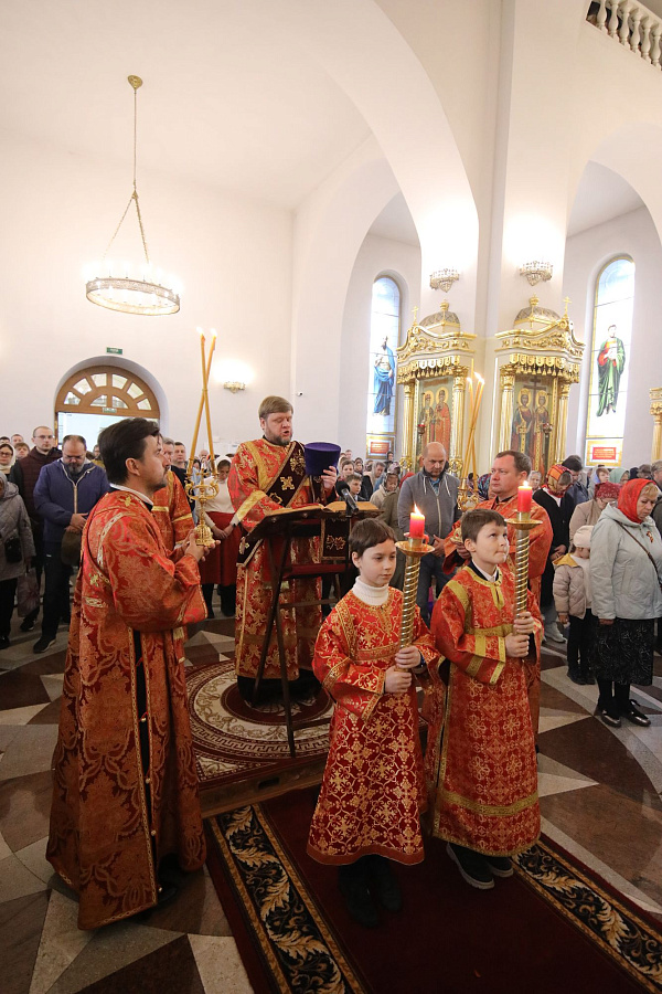 Архиерейское богослужение в Георгиевском кафедральном соборе города Одинцово