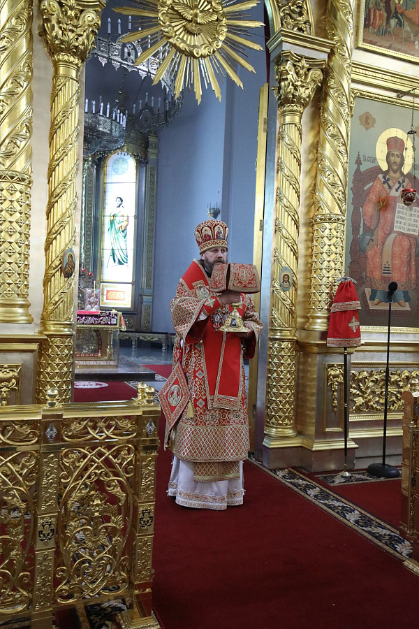 Архиерейское богослужение в Георгиевском кафедральном соборе города Одинцово