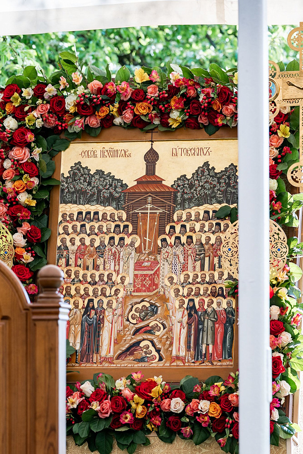 В праздник Собора новомучеников, в Бутове пострадавших, Патриарший наместник Московской митрополии возглавил Литургию на Бутовском полигоне