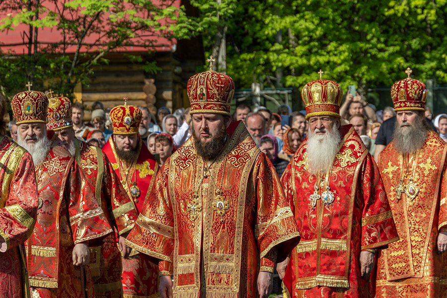 В праздник Собора новомучеников, в Бутове пострадавших, Патриарший наместник Московской митрополии возглавил Литургию на Бутовском полигоне