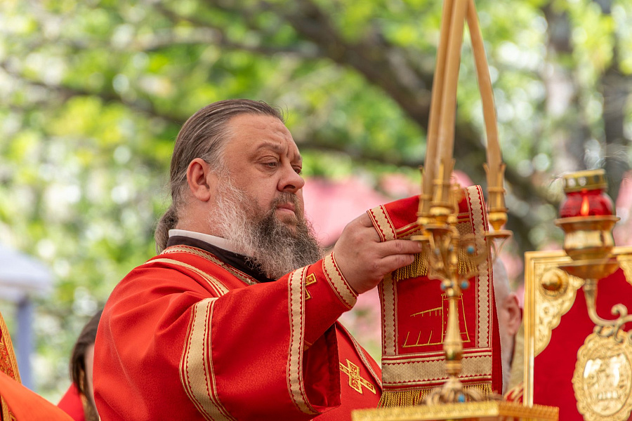 В праздник Собора новомучеников, в Бутове пострадавших, Патриарший наместник Московской митрополии возглавил Литургию на Бутовском полигоне
