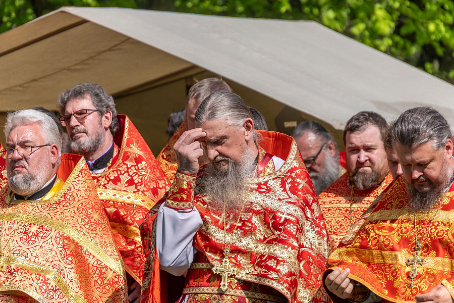 В праздник Собора новомучеников, в Бутове пострадавших, Патриарший наместник Московской митрополии возглавил Литургию на Бутовском полигоне