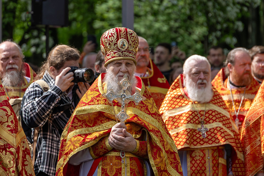 В праздник Собора новомучеников, в Бутове пострадавших, Патриарший наместник Московской митрополии возглавил Литургию на Бутовском полигоне