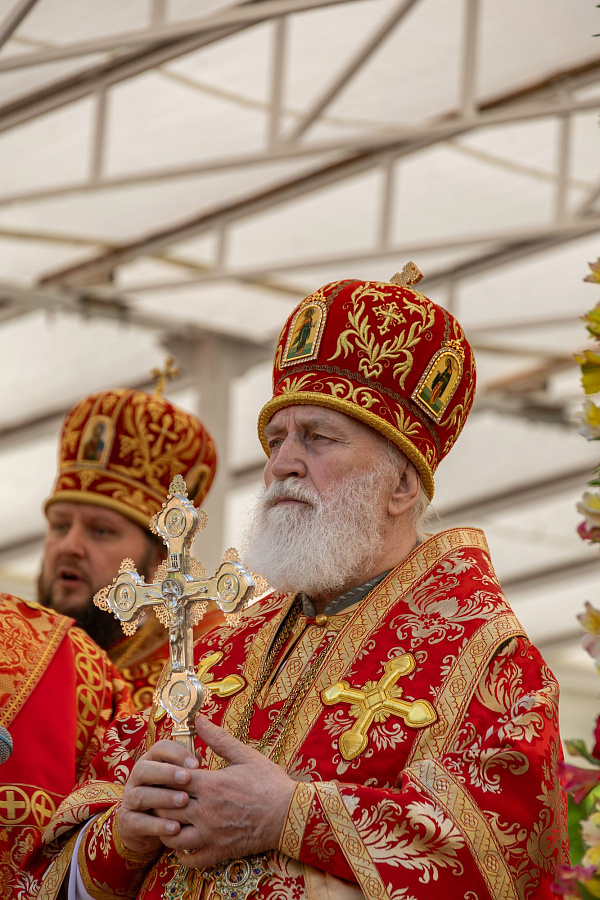 В праздник Собора новомучеников, в Бутове пострадавших, Патриарший наместник Московской митрополии возглавил Литургию на Бутовском полигоне