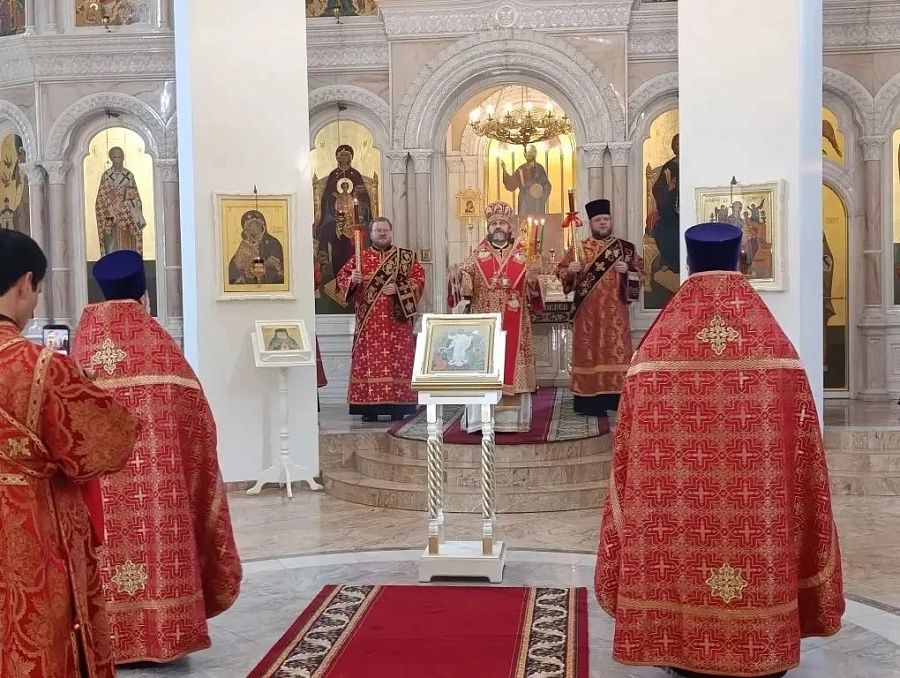 Архиерейское богослужение в Михаило-Архангельском храме г. Краснознаменск