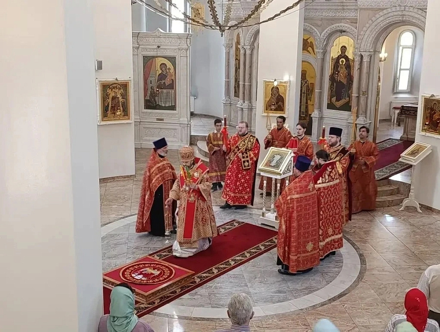 Архиерейское богослужение в Михаило-Архангельском храме г. Краснознаменск