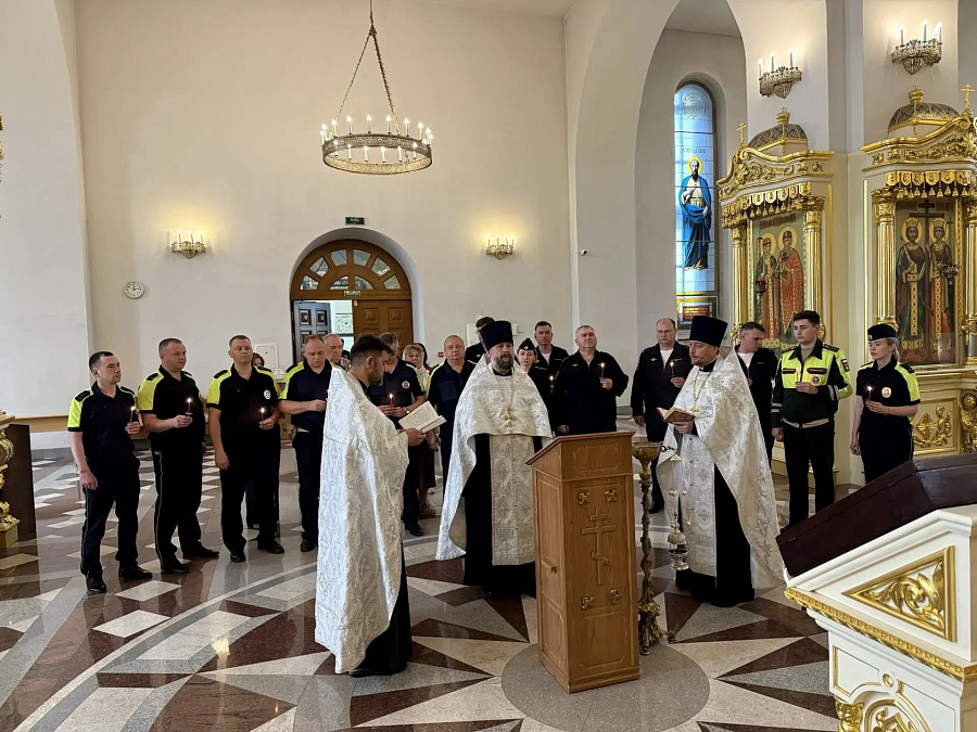 Молебен для сотрудников ГИБДД в Георгиевском кафедральном соборе города Одинцово