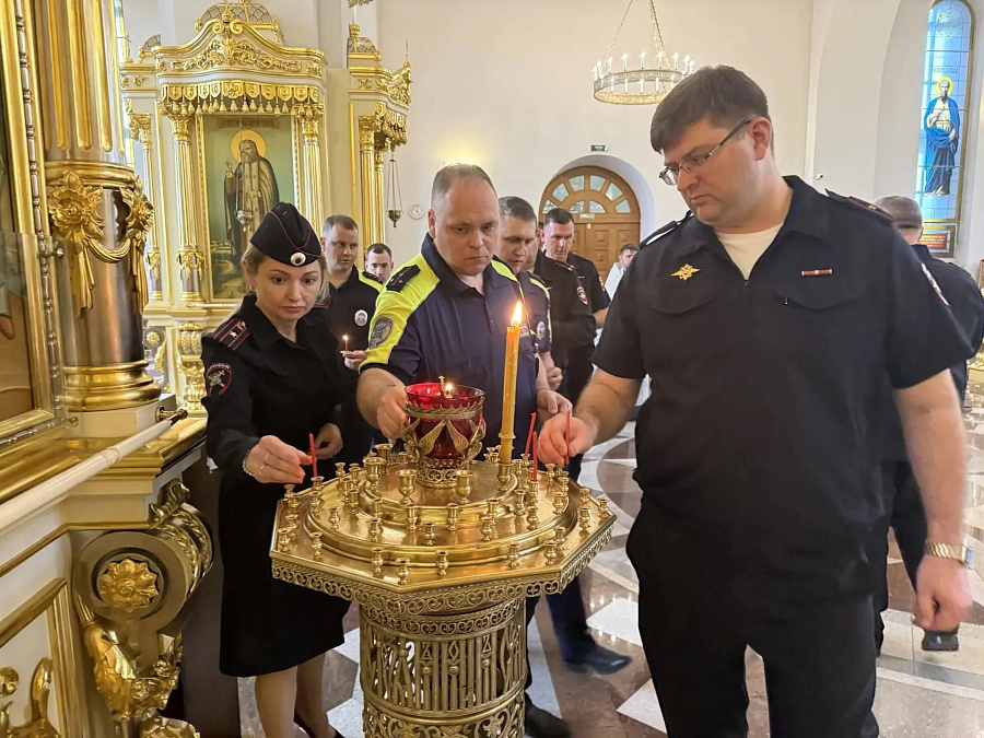 Молебен для сотрудников ГИБДД в Георгиевском кафедральном соборе города Одинцово