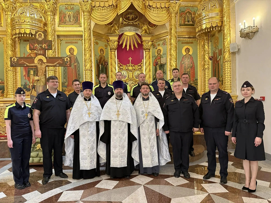 Молебен для сотрудников ГИБДД в Георгиевском кафедральном соборе города Одинцово