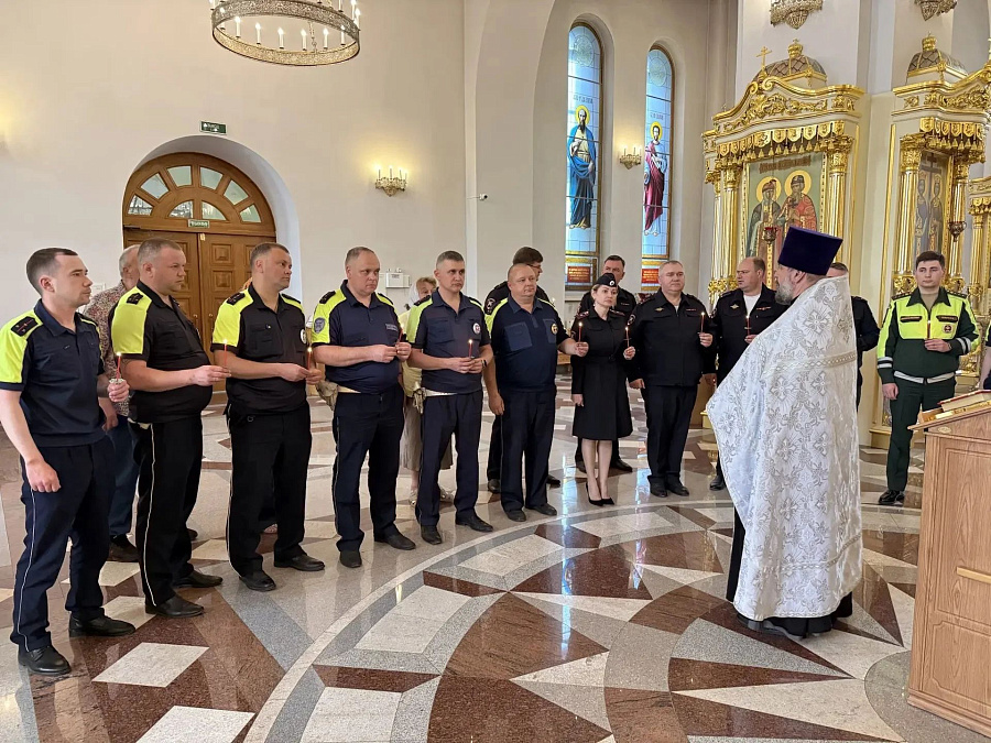 Молебен для сотрудников ГИБДД в Георгиевском кафедральном соборе города Одинцово