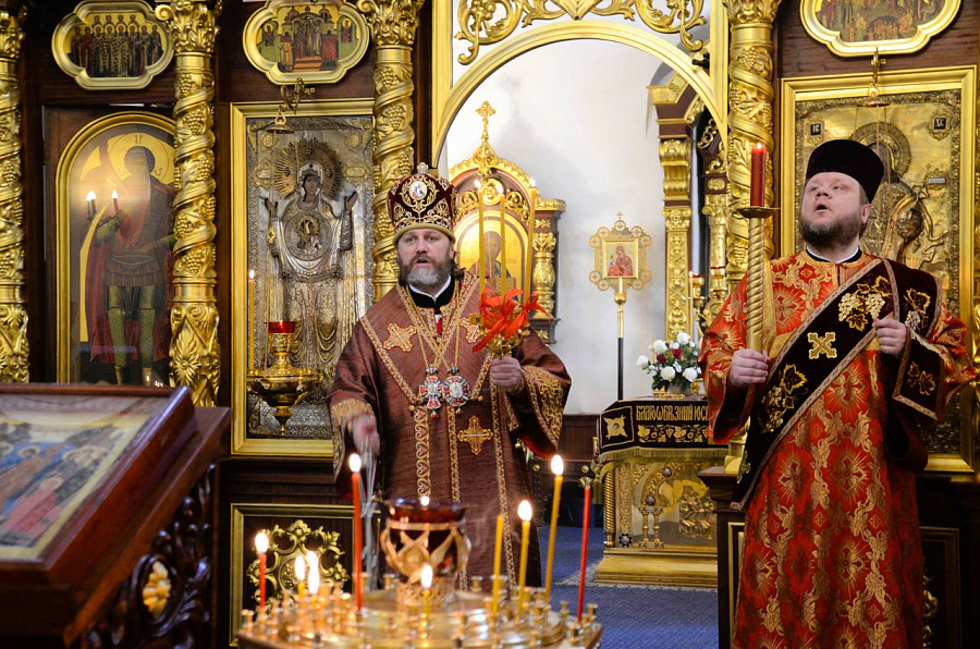 Архиерейское богослужение в Архиерейском подворье Гребневского храма города Одинцово