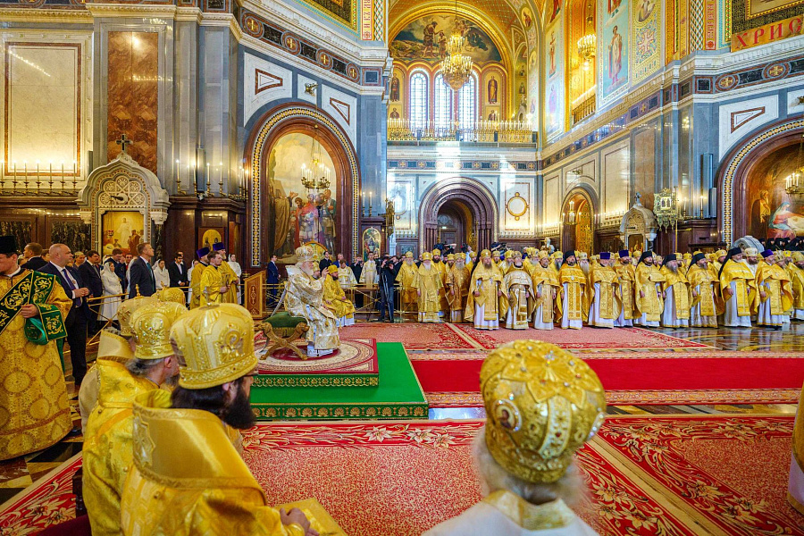 В день памяти равноапостольных Мефодия и Кирилла Предстоятель Русской Церкви совершил Литургию в Храме Христа Спасителя