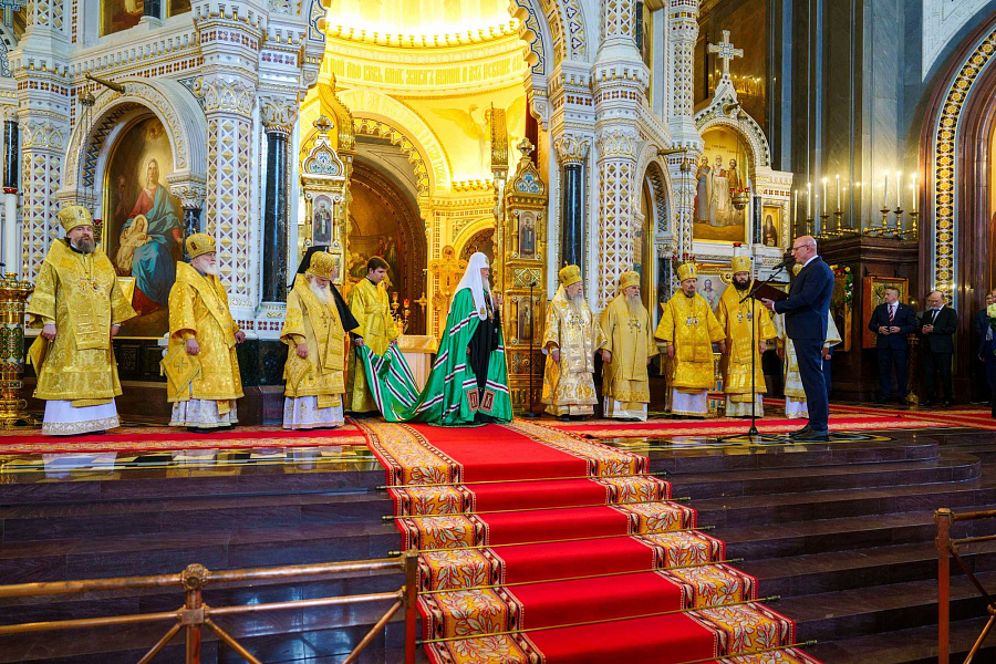 В день памяти равноапостольных Мефодия и Кирилла Предстоятель Русской Церкви совершил Литургию в Храме Христа Спасителя