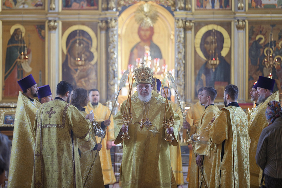 Архиерейское богослужение в Богоявленском соборе Ногинска