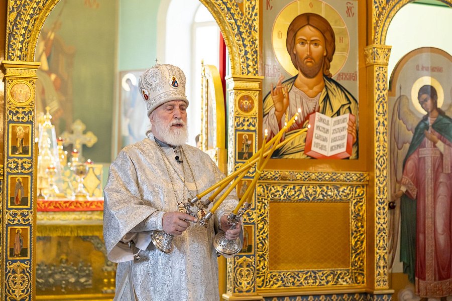 Троицкая родительская суббота в Тихвинском храме города Коломны