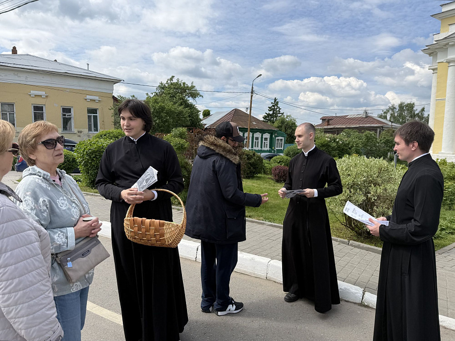 Миссионерская молодёжная акция в Коломенском Кремле