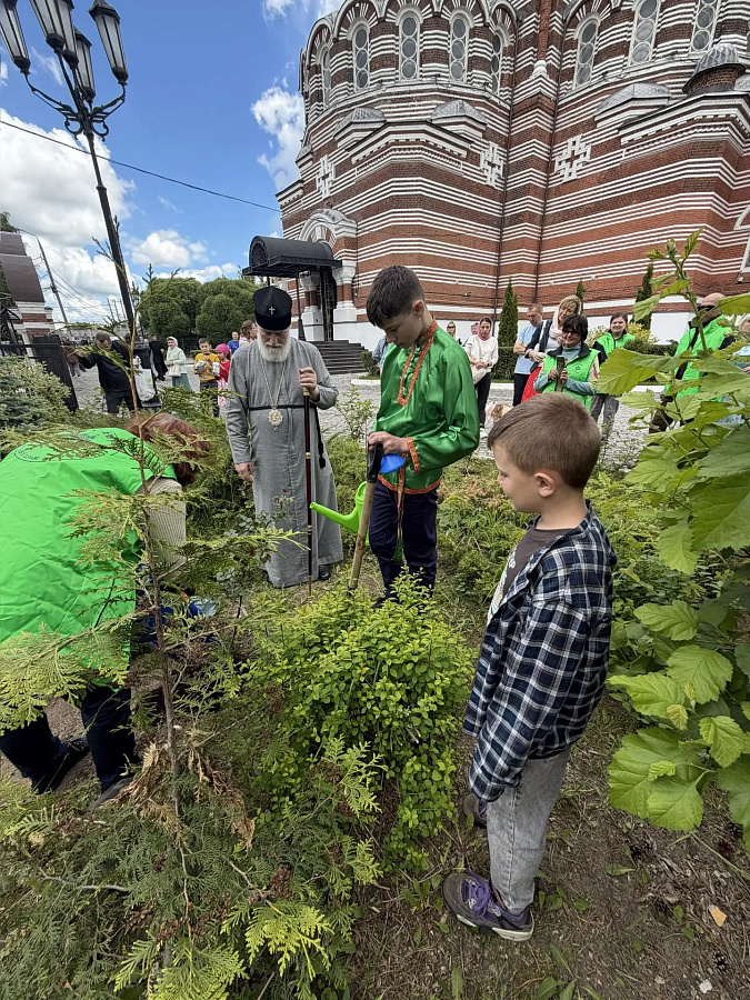 Архипастырское посещение Свято-Троицкого храма города Коломны (Щурово)