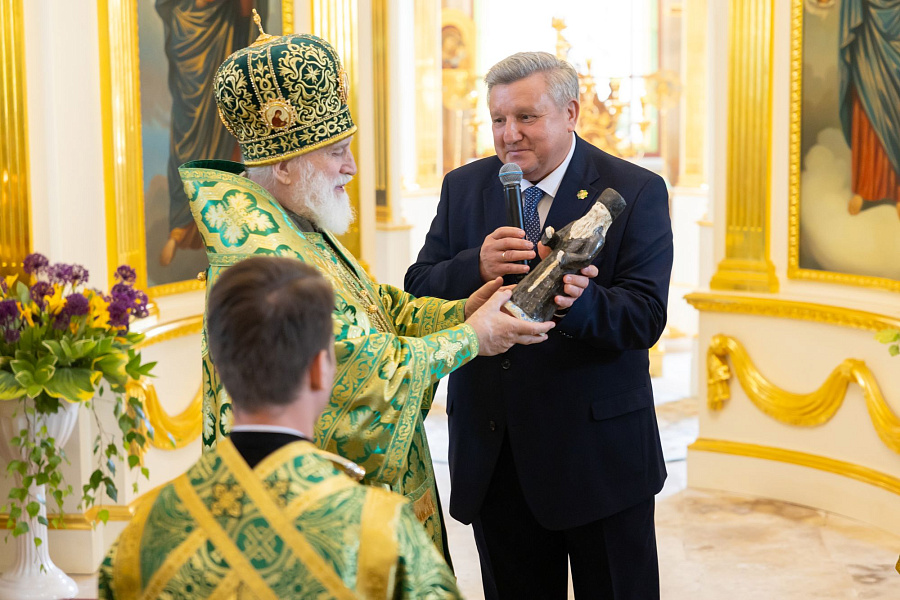 Архиерейское богослужение в Свято-Духовом храме села Шкинь Коломенского округа