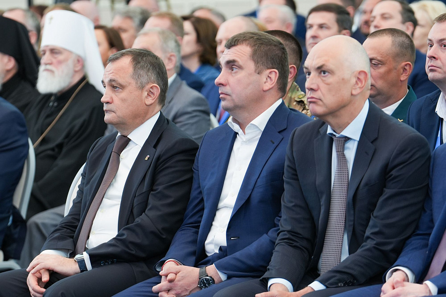 Патриарший наместник и архиереи Московской митрополии посетили отчётный форум Губернатора Московской области