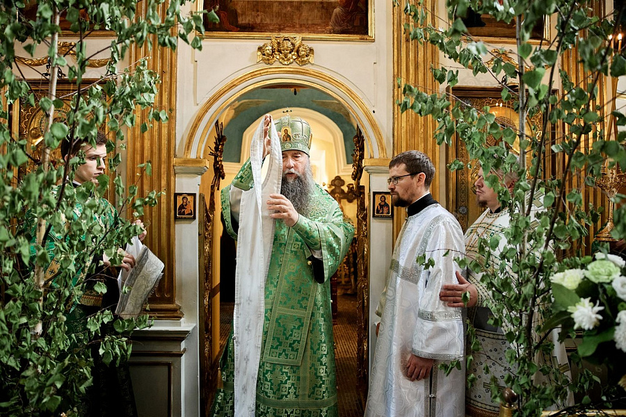 Престольный праздник в Алексиевском храме деревни Середниково