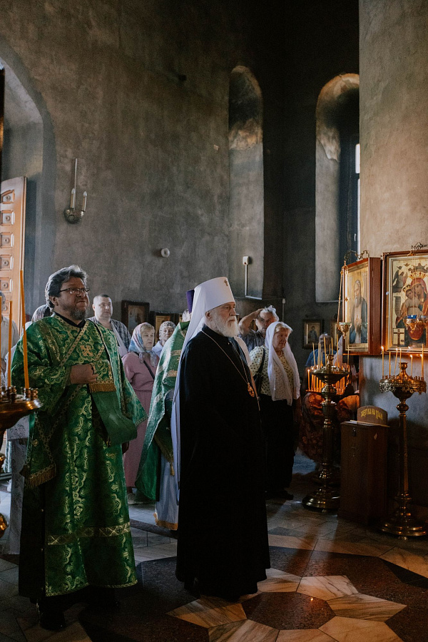 Архиерейское богослужение в Лужецком Богородицерождественском Ферапонтовом мужском монастыре города Можайска