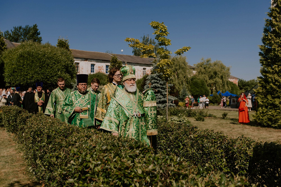 Архиерейское богослужение в Лужецком Богородицерождественском Ферапонтовом мужском монастыре города Можайска