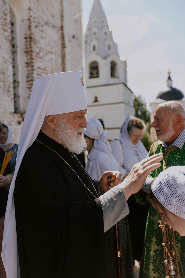Архиерейское богослужение в Лужецком Богородицерождественском Ферапонтовом мужском монастыре города Можайска