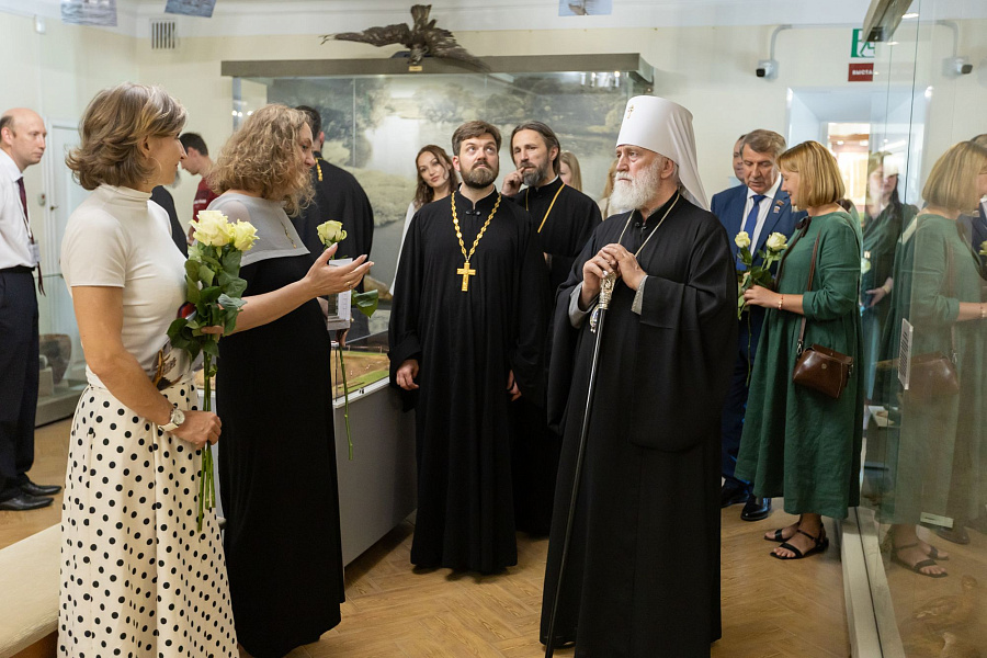 Митрополит Павел посетил открытие выставки «Под покровом веры» в Краеведческом музее города Коломны