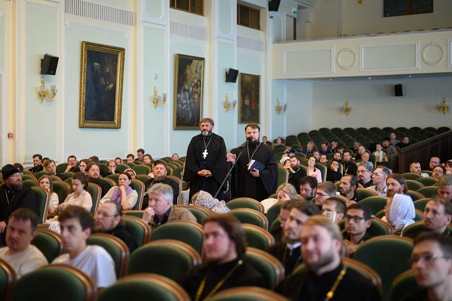 Форум-конференция для руководителей епархиальных отделов и приходских специалистов по молодежной работе