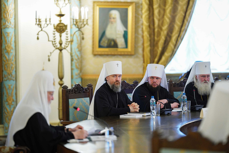 Святейший Патриарх Кирилл возглавил работу заседания Высшего Церковного Совета