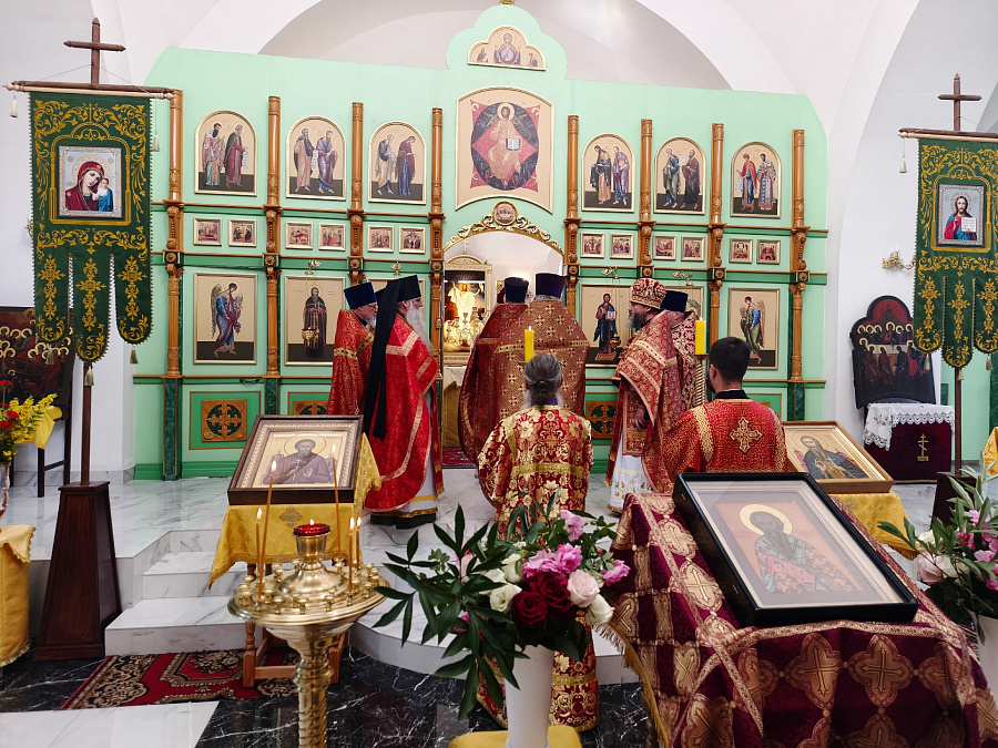 Престольный праздник в Троицком храме села Конобеево
