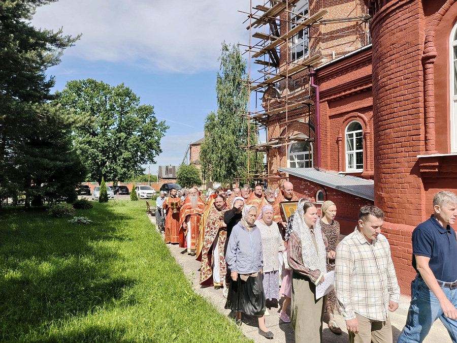 Престольный праздник в Троицком храме села Конобеево