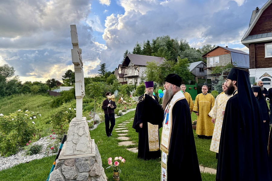 Освящение поляны в честь праведного Артемия Веркольского на приходе Покровского храма села Жестылёво