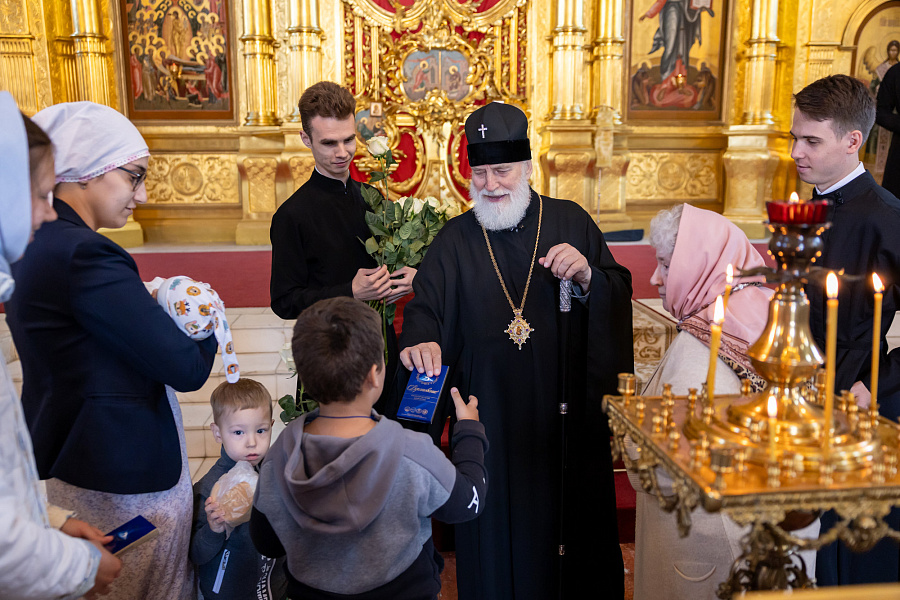 Архиерейское богослужение в Успенском кафедральном соборе города Коломны