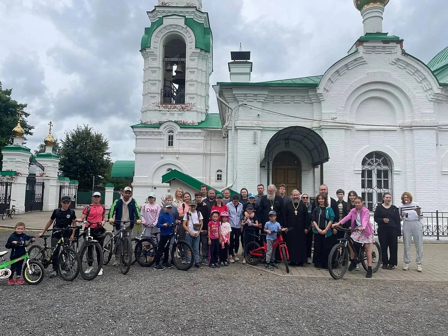 Велопробег в честь Дня семьи, любви и верности в Звенигородском благочинии