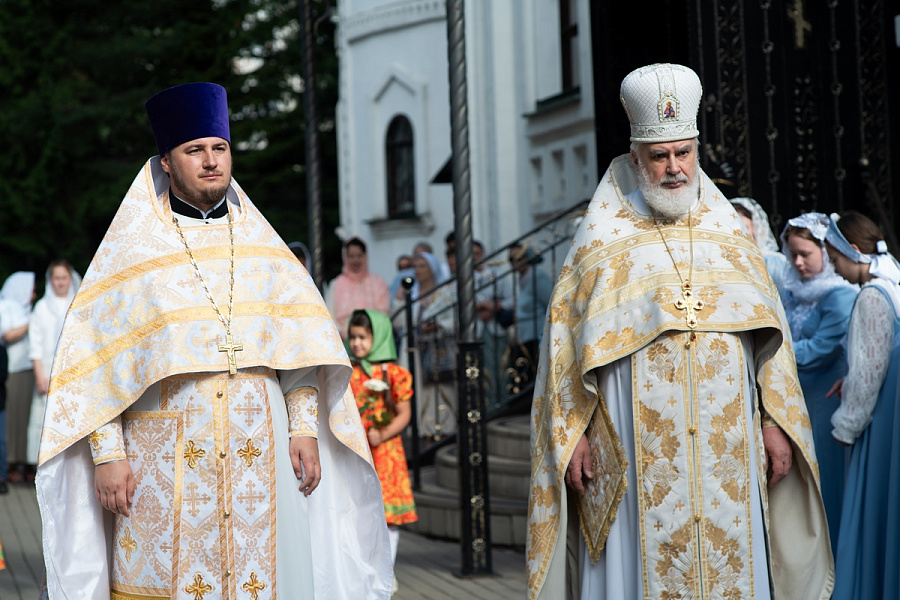 Великое освящение Воскресенского храма в Пушкино