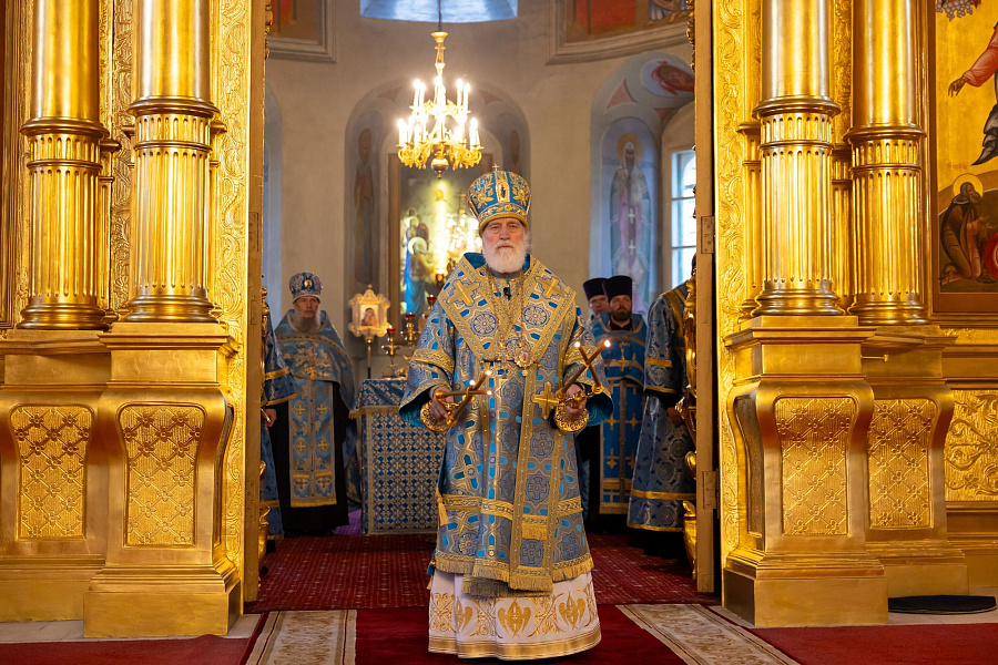 Всенощное бдение в Успенском кафедральном соборе города Коломны