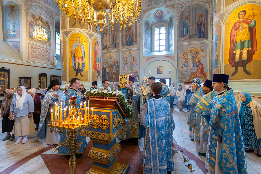 Праздник Тихвинской иконы Божией Матери в Успенском кафедральном соборе города Коломны