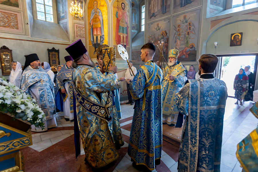 Праздник Тихвинской иконы Божией Матери в Успенском кафедральном соборе города Коломны