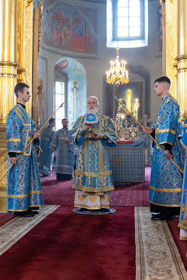 Праздник Тихвинской иконы Божией Матери в Успенском кафедральном соборе города Коломны