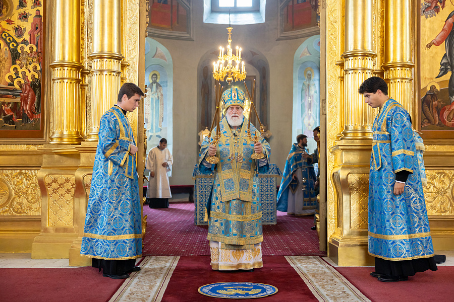 Праздник Тихвинской иконы Божией Матери в Успенском кафедральном соборе города Коломны