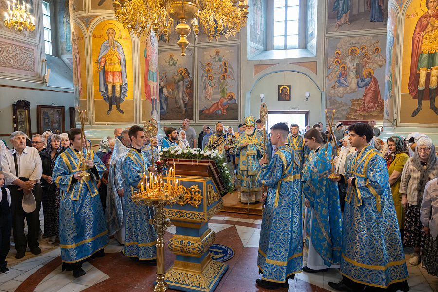 Праздник Тихвинской иконы Божией Матери в Успенском кафедральном соборе города Коломны
