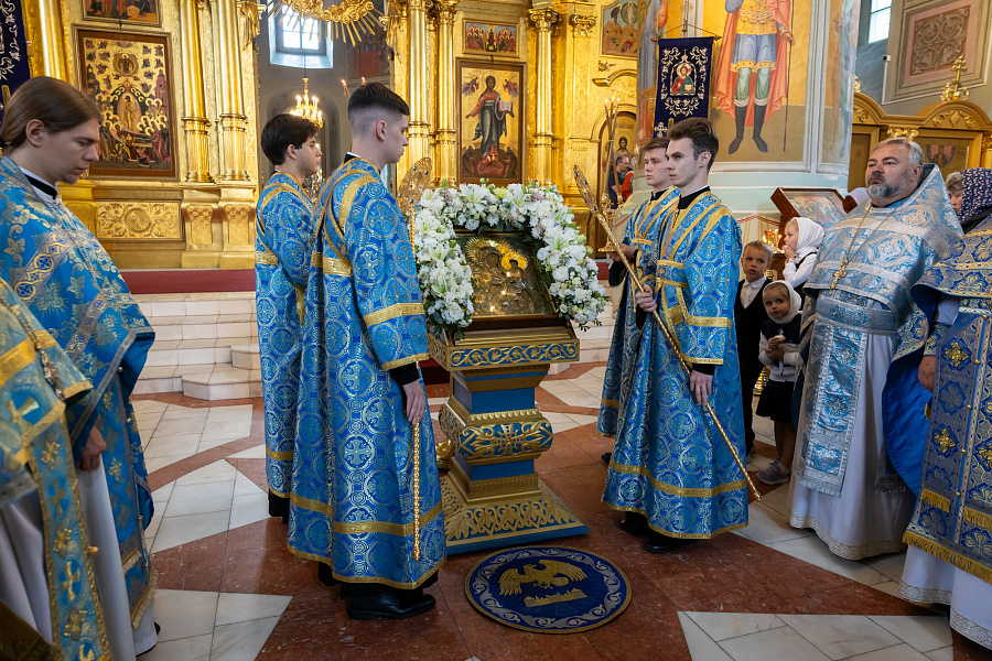 Праздник Тихвинской иконы Божией Матери в Успенском кафедральном соборе города Коломны
