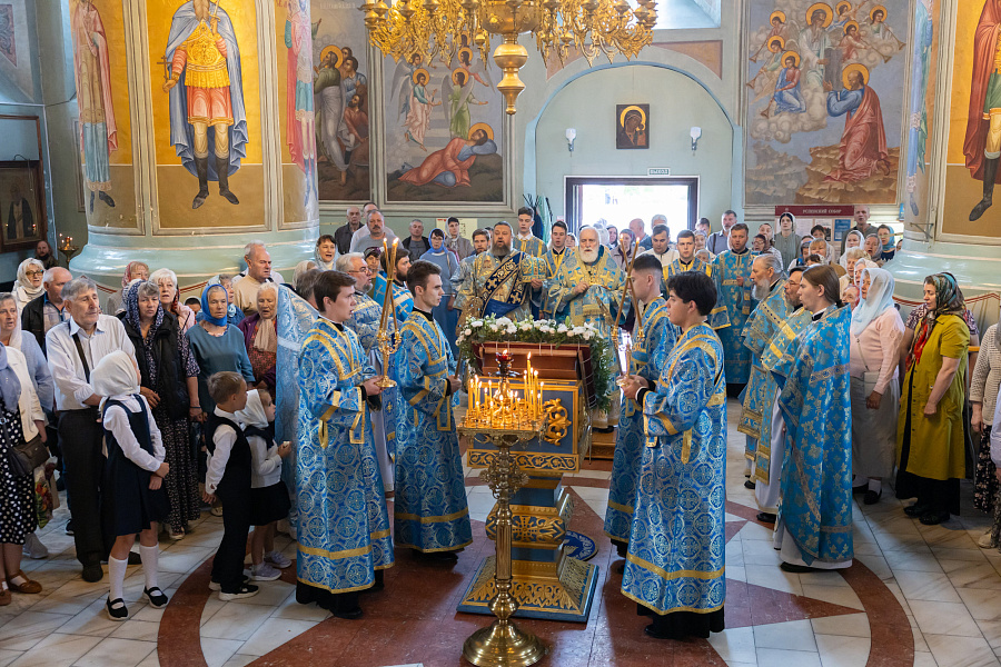 Праздник Тихвинской иконы Божией Матери в Успенском кафедральном соборе города Коломны