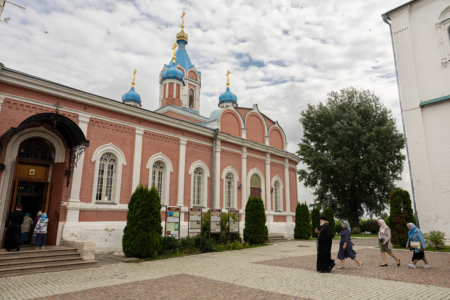Праздник Тихвинской иконы Божией Матери в Успенском кафедральном соборе города Коломны