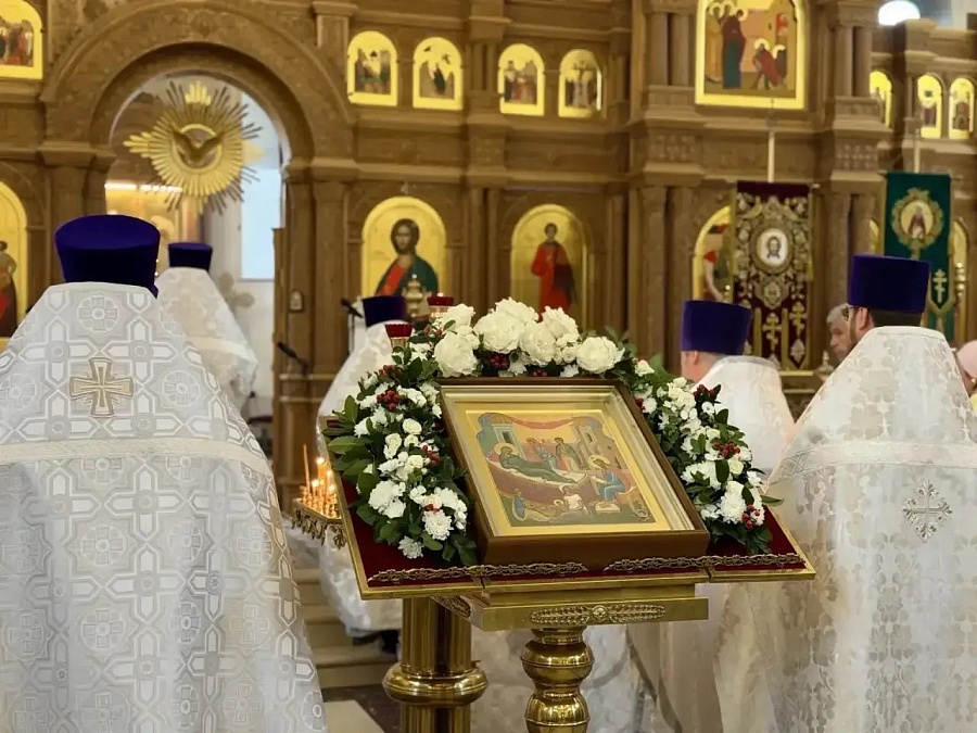 Архиерейское богослужение в Иаонно-Предтеченском храме п. Лесной Городок