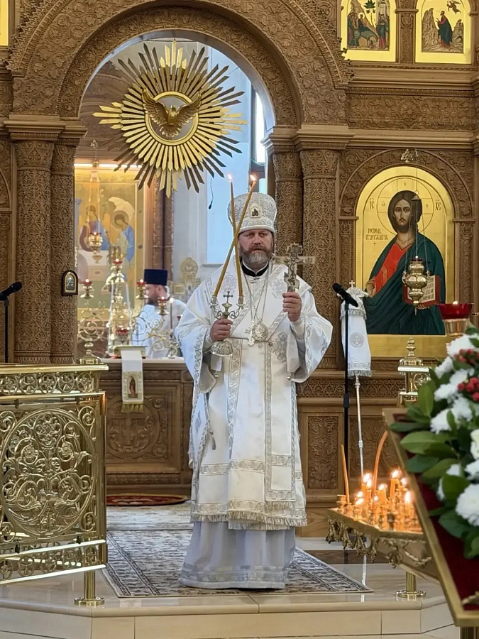 Архиерейское богослужение в Иаонно-Предтеченском храме п. Лесной Городок