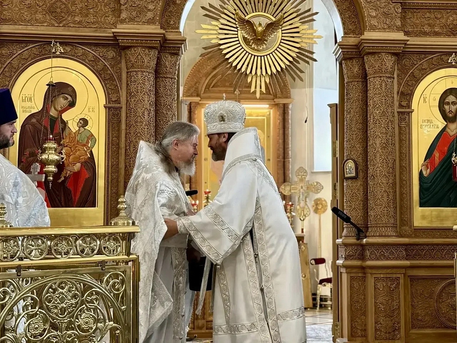 Архиерейское богослужение в Иаонно-Предтеченском храме п. Лесной Городок