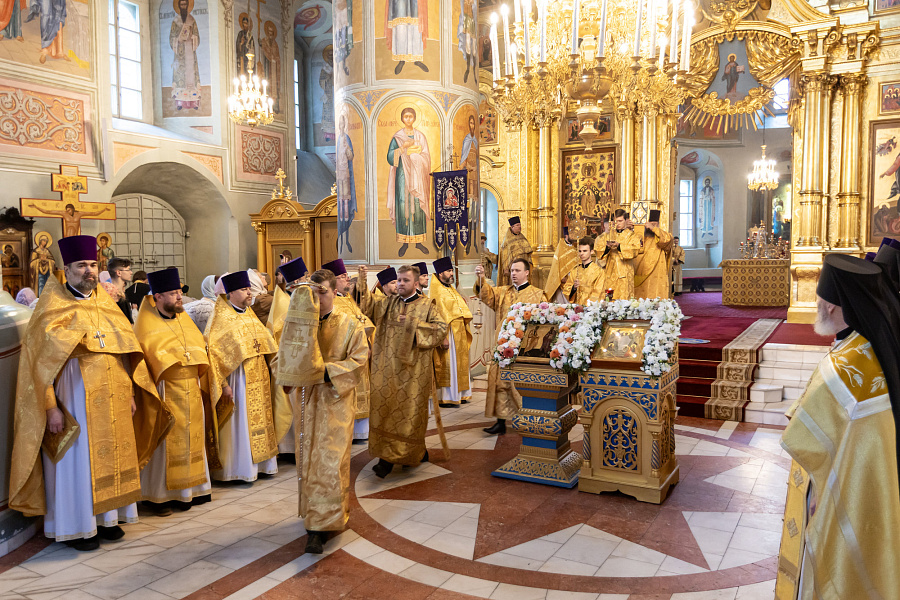 Архиерейское богослужение в день тезоименитства митрополита Крутицкого и Коломенского Павла