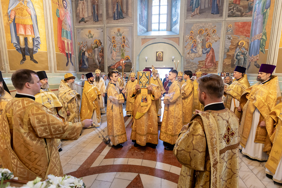 Архиерейское богослужение в день тезоименитства митрополита Крутицкого и Коломенского Павла